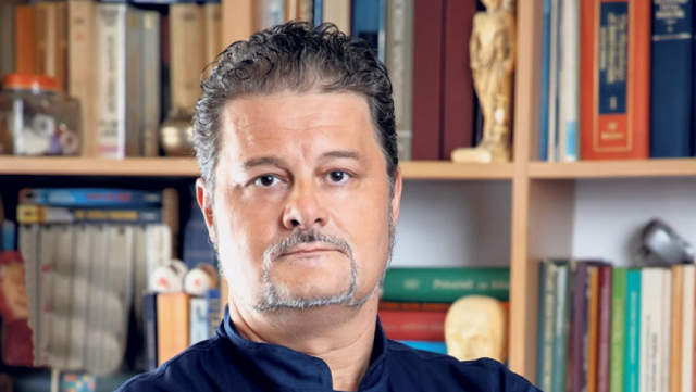 dr Miloš Radović